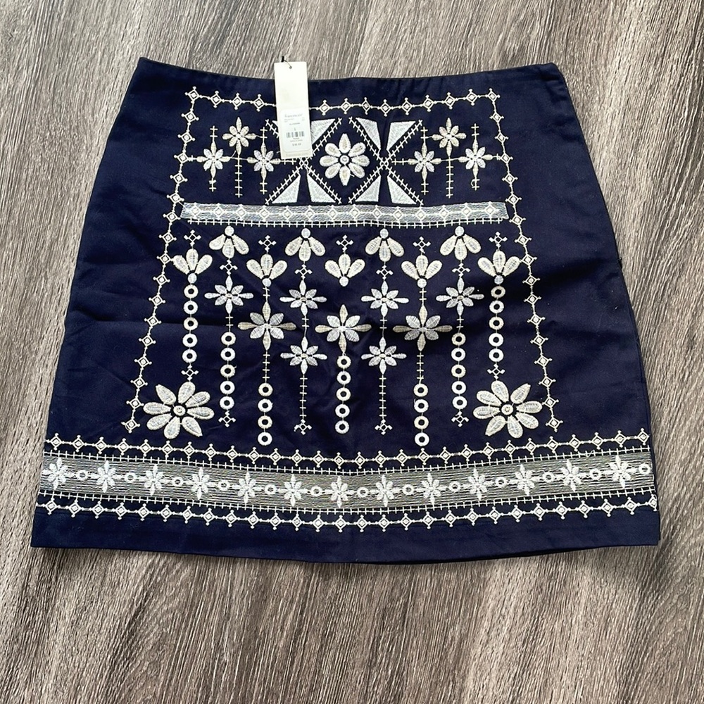 Navy blue brand new skirt